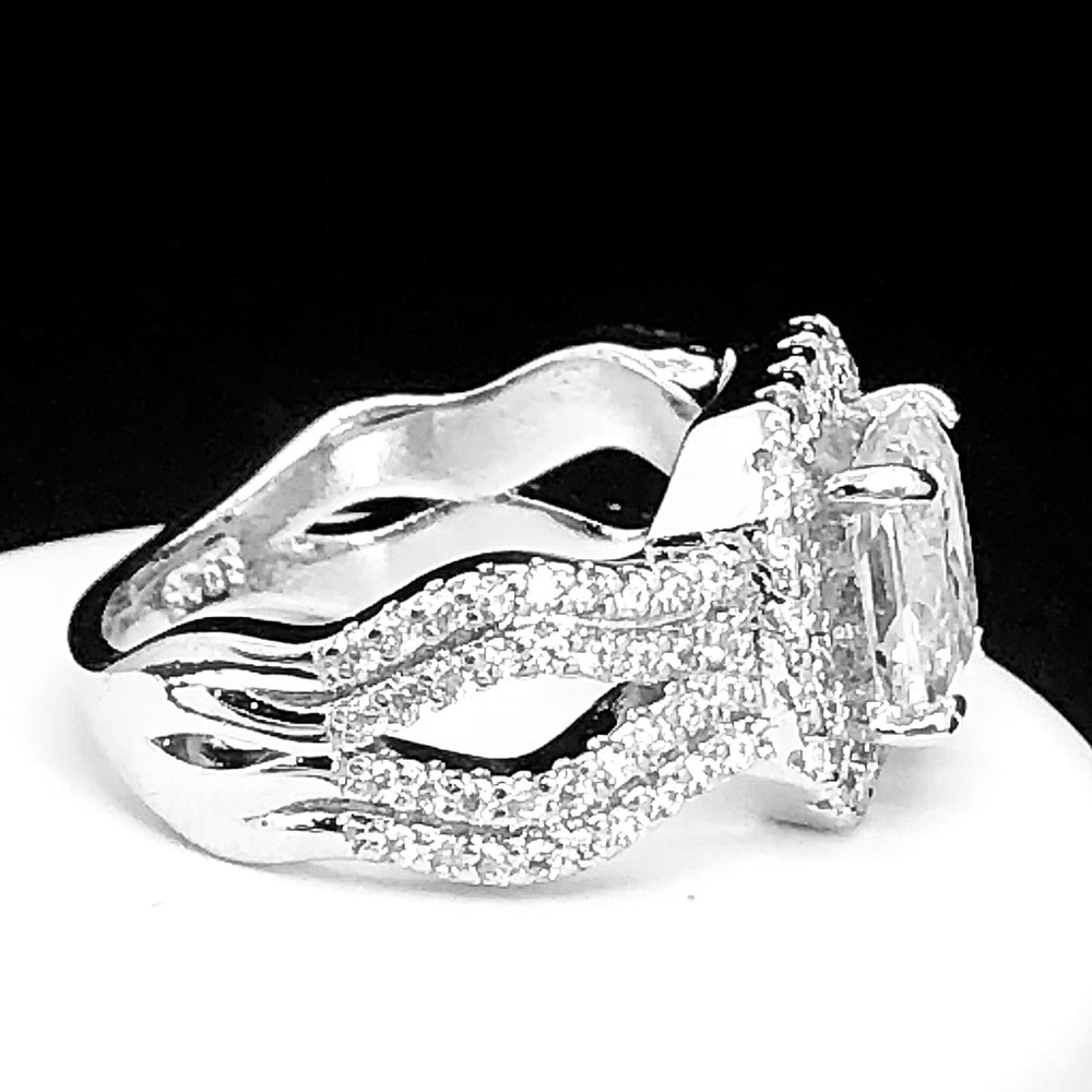 Sexy Square Wedding Ring - Picture 4 of 6